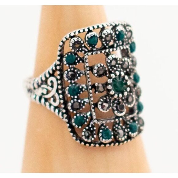 Vintage Victorian Silver Emerald Rhinestone Ring Size 9 - T1 - Picture 2 of 3